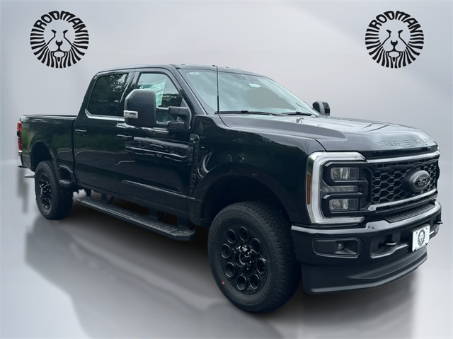 2025 Ford F-350 XLT photo 3