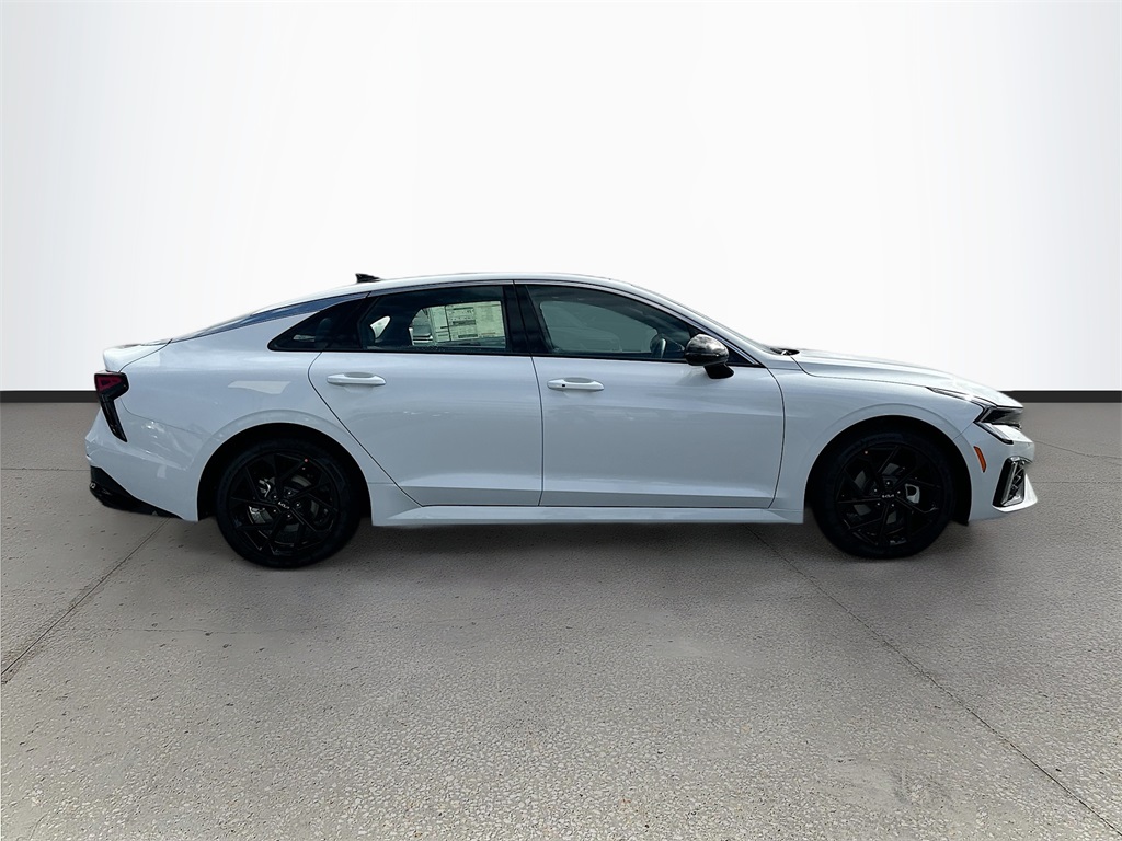 2026 Kia K5 GT-Line photo 8