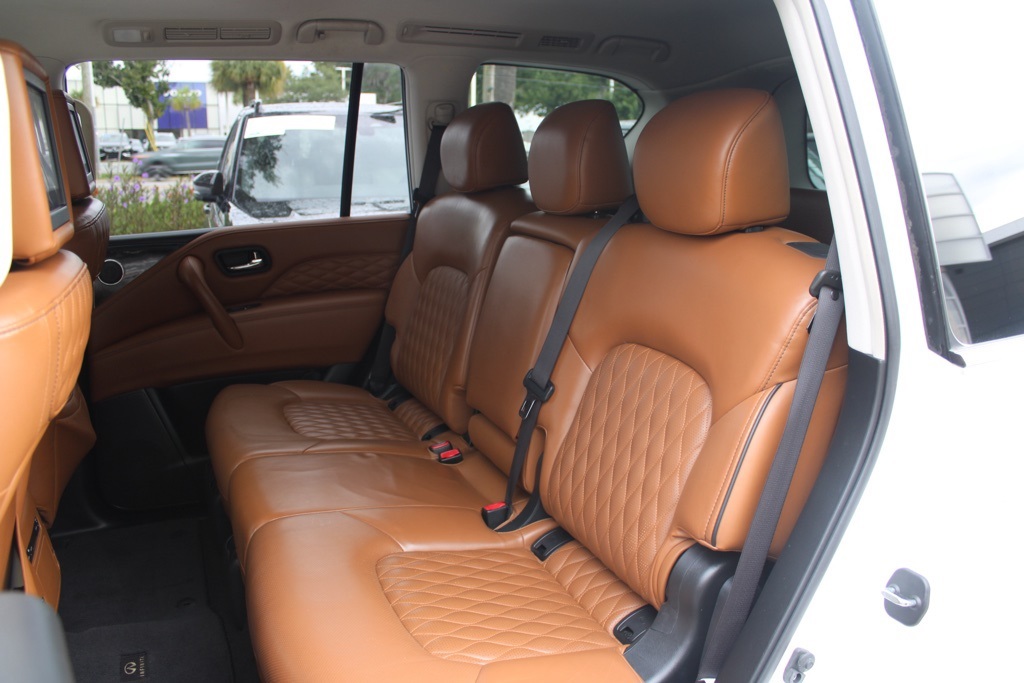 2019 Infiniti QX80 Luxe photo 31