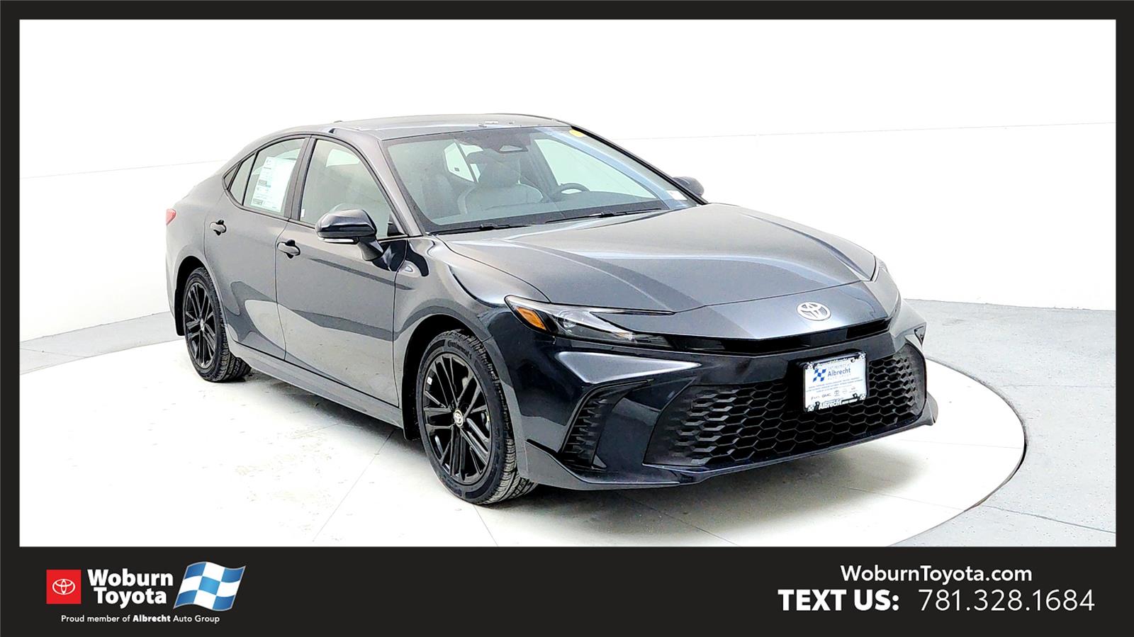 2026 Toyota Camry SE's photo