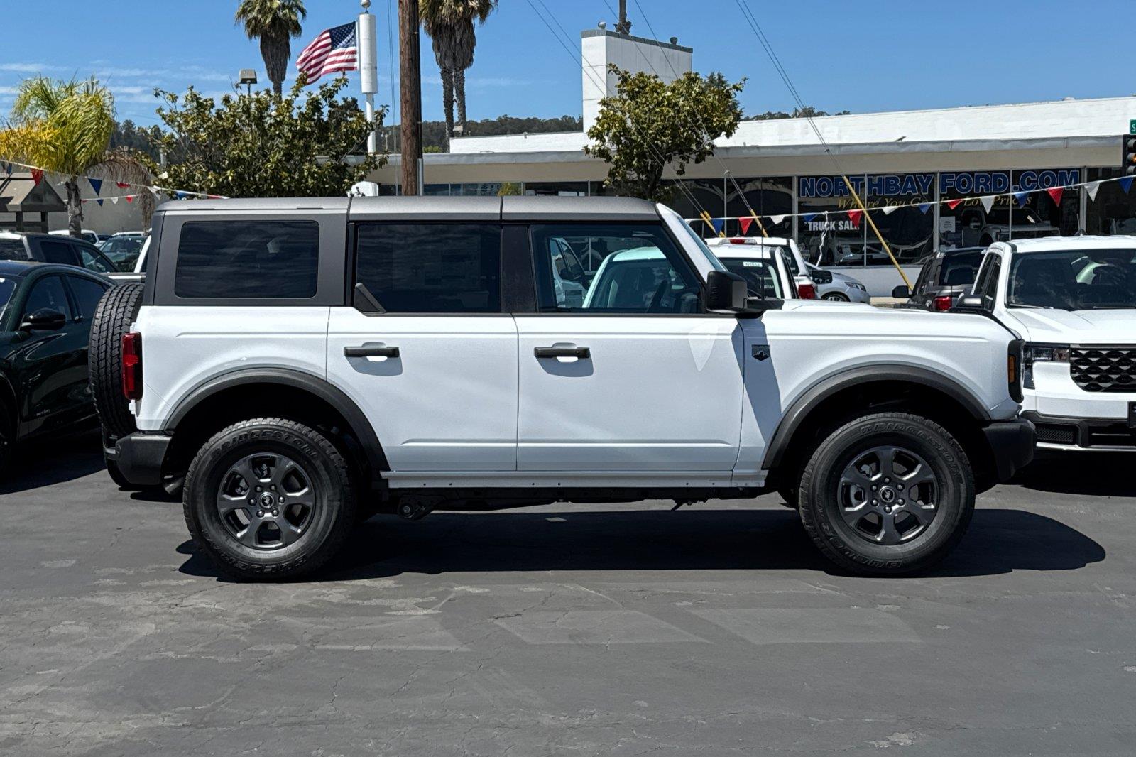 2025 Ford Bronco Big Bend photo 2