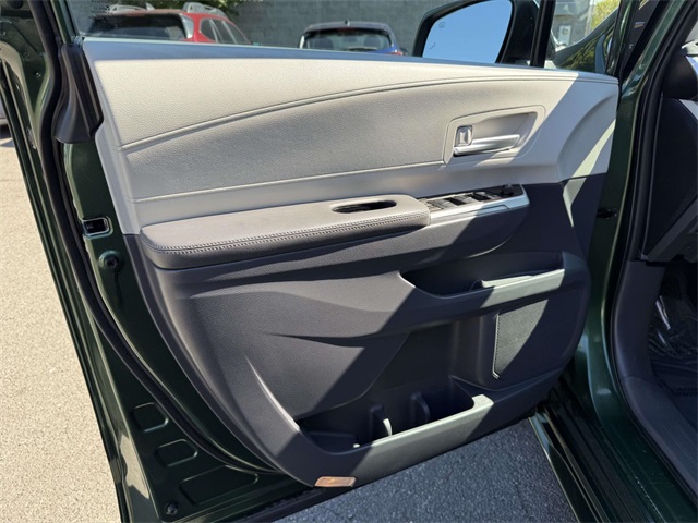 2021 Toyota Sienna XLE photo 26