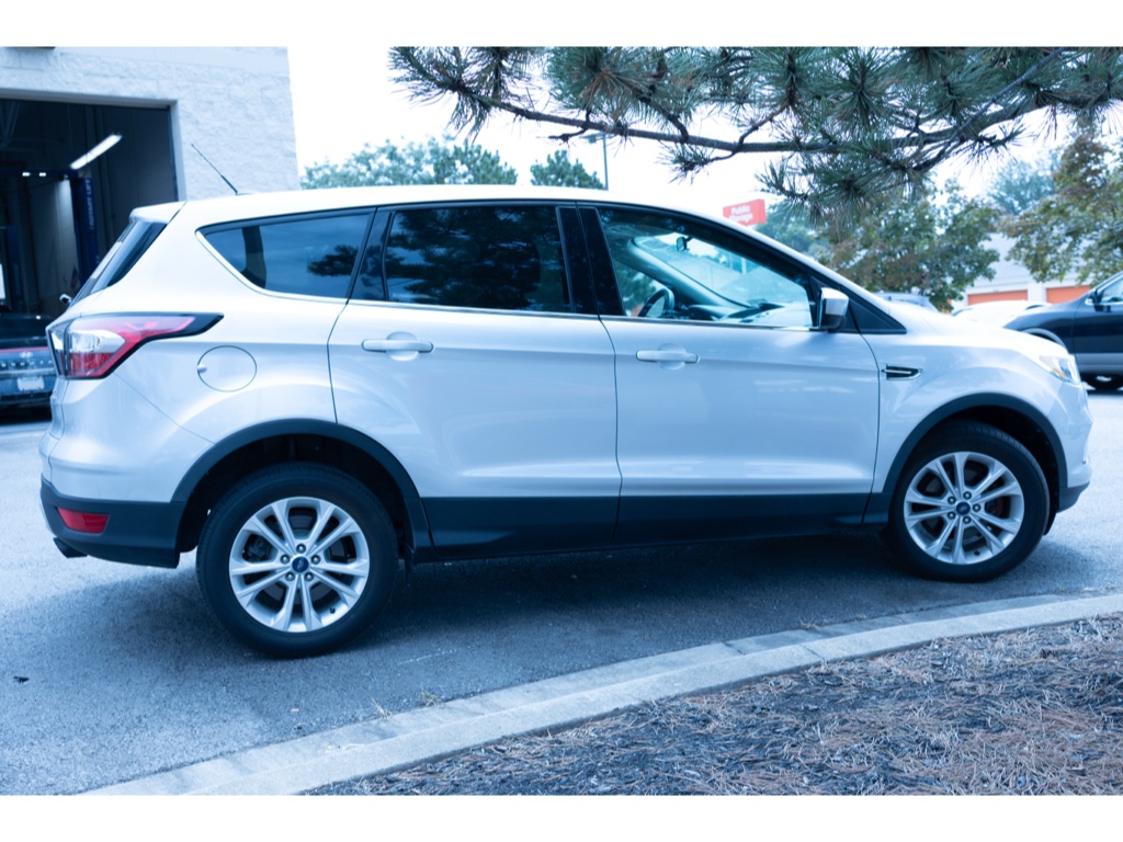 2017 Ford Escape SE photo 4