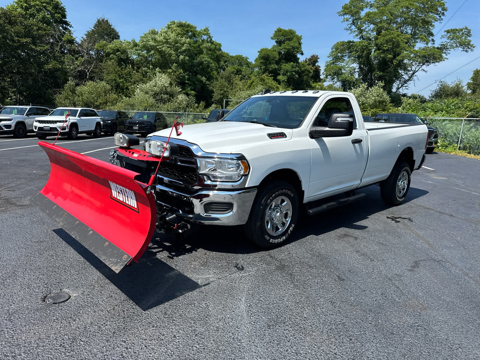 2023 Ram 2500 Tradesman photo 2