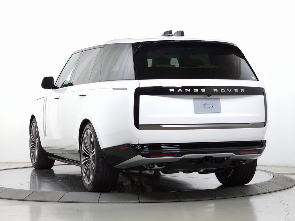 2025 Land Rover Range Rover SE photo 3
