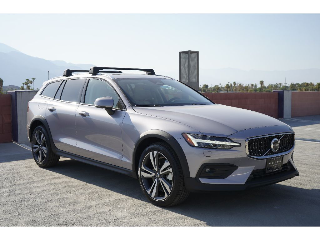 2026 Volvo V60 Cross Country Plus