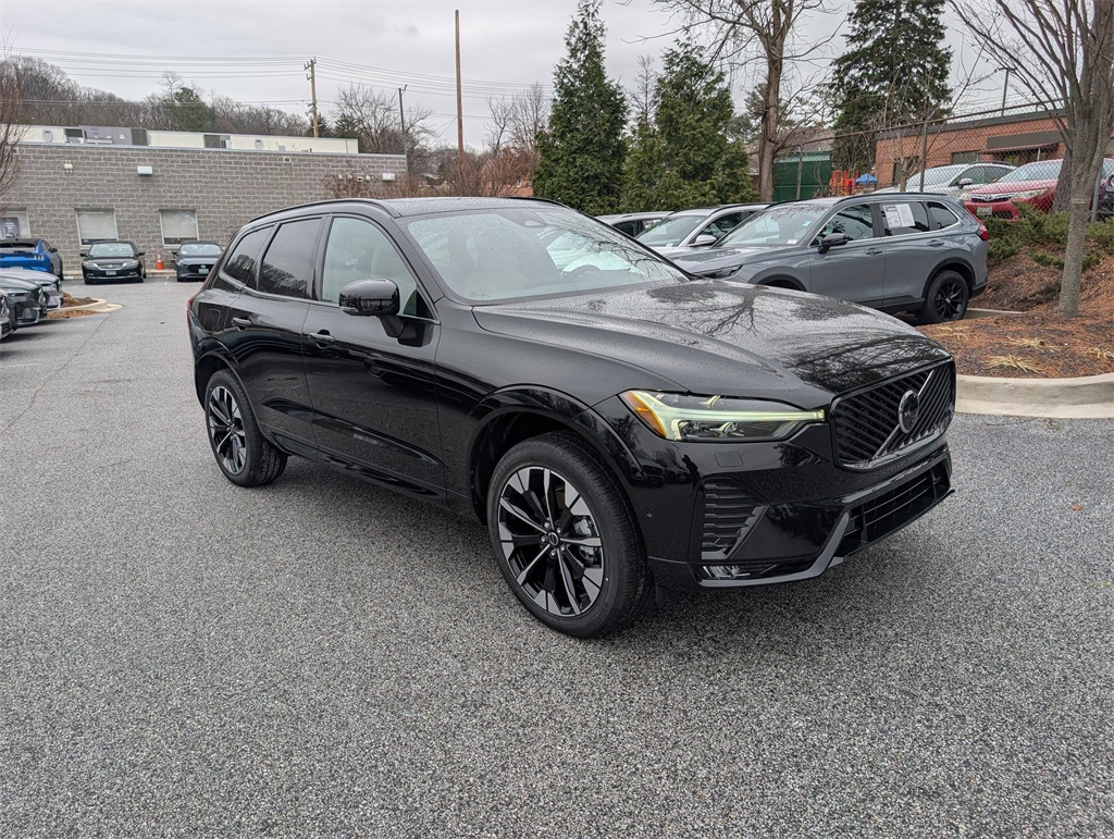 2026 Volvo XC60 Plus's photo