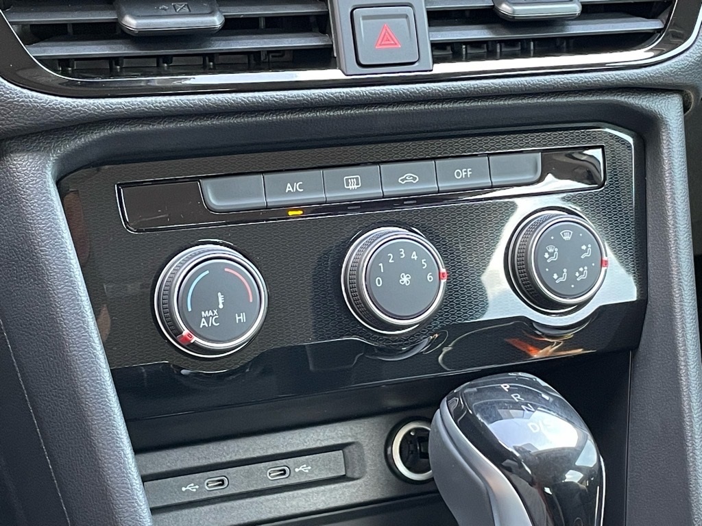 2025 Volkswagen Taos S photo 9