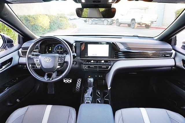 Used 2025 White Toyota SE image 17