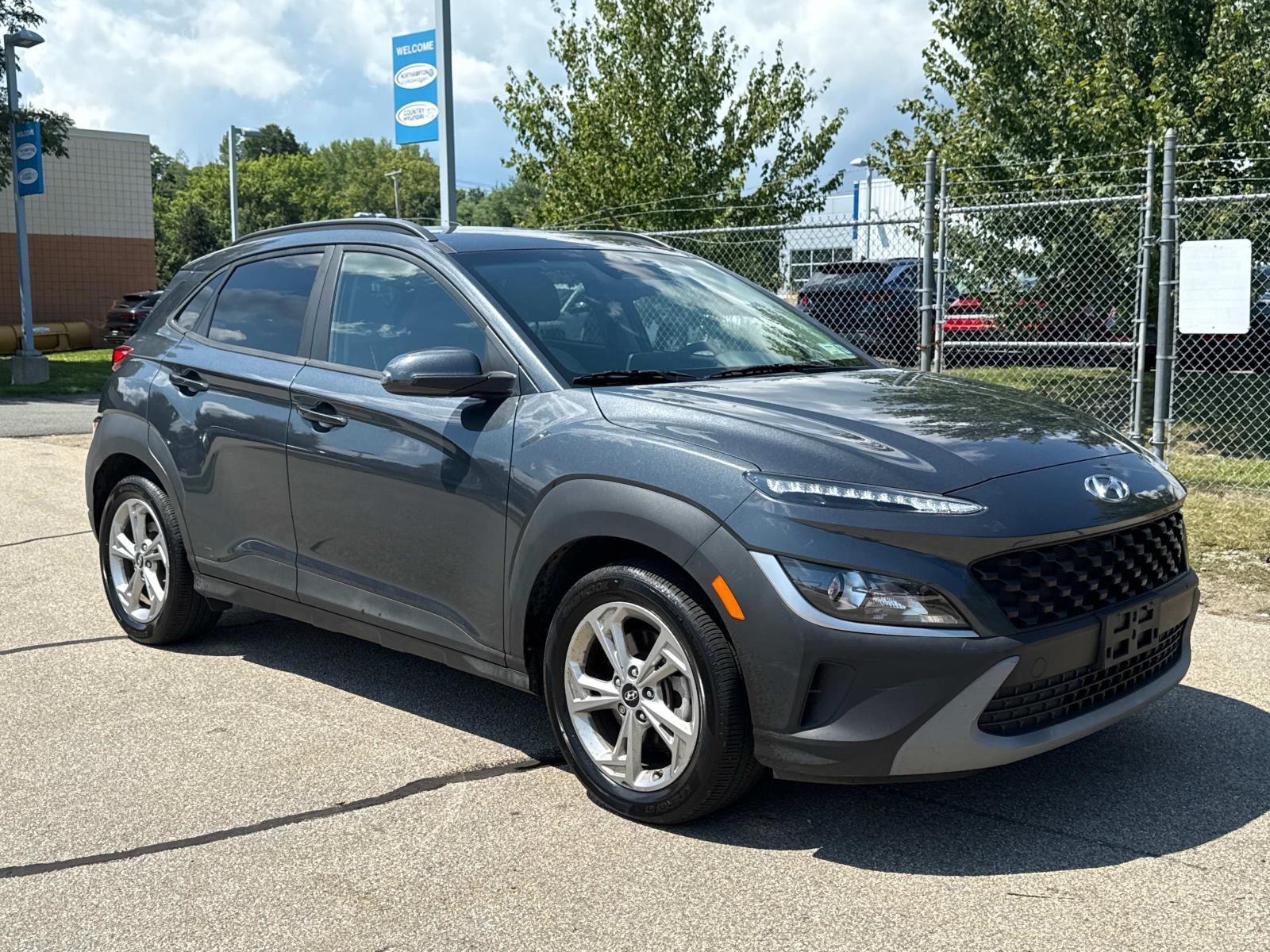 2023 Hyundai Kona SEL photo 3