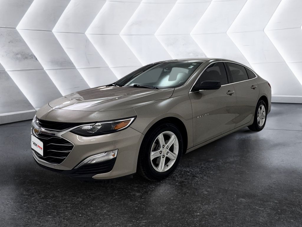 2022 Chevrolet Malibu photo 3