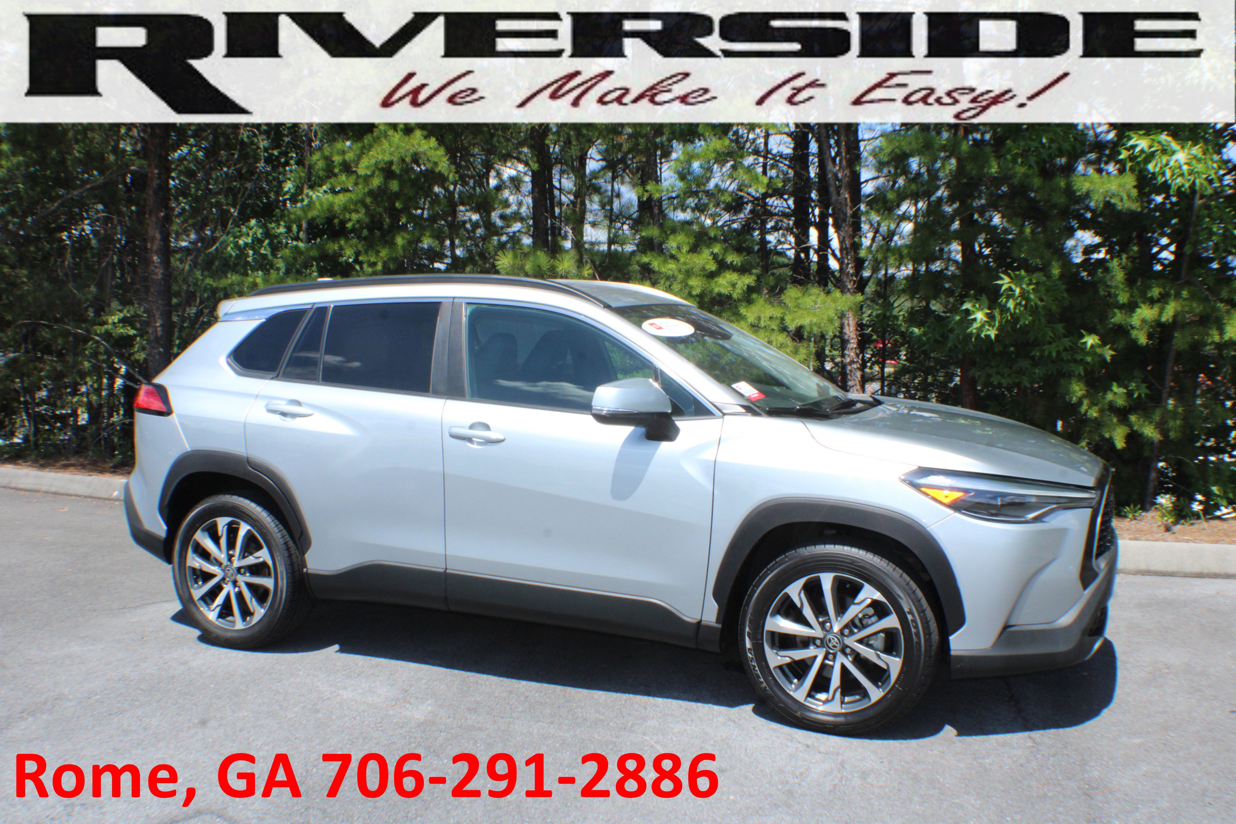 2023 Toyota Corolla Cross XLE's photo