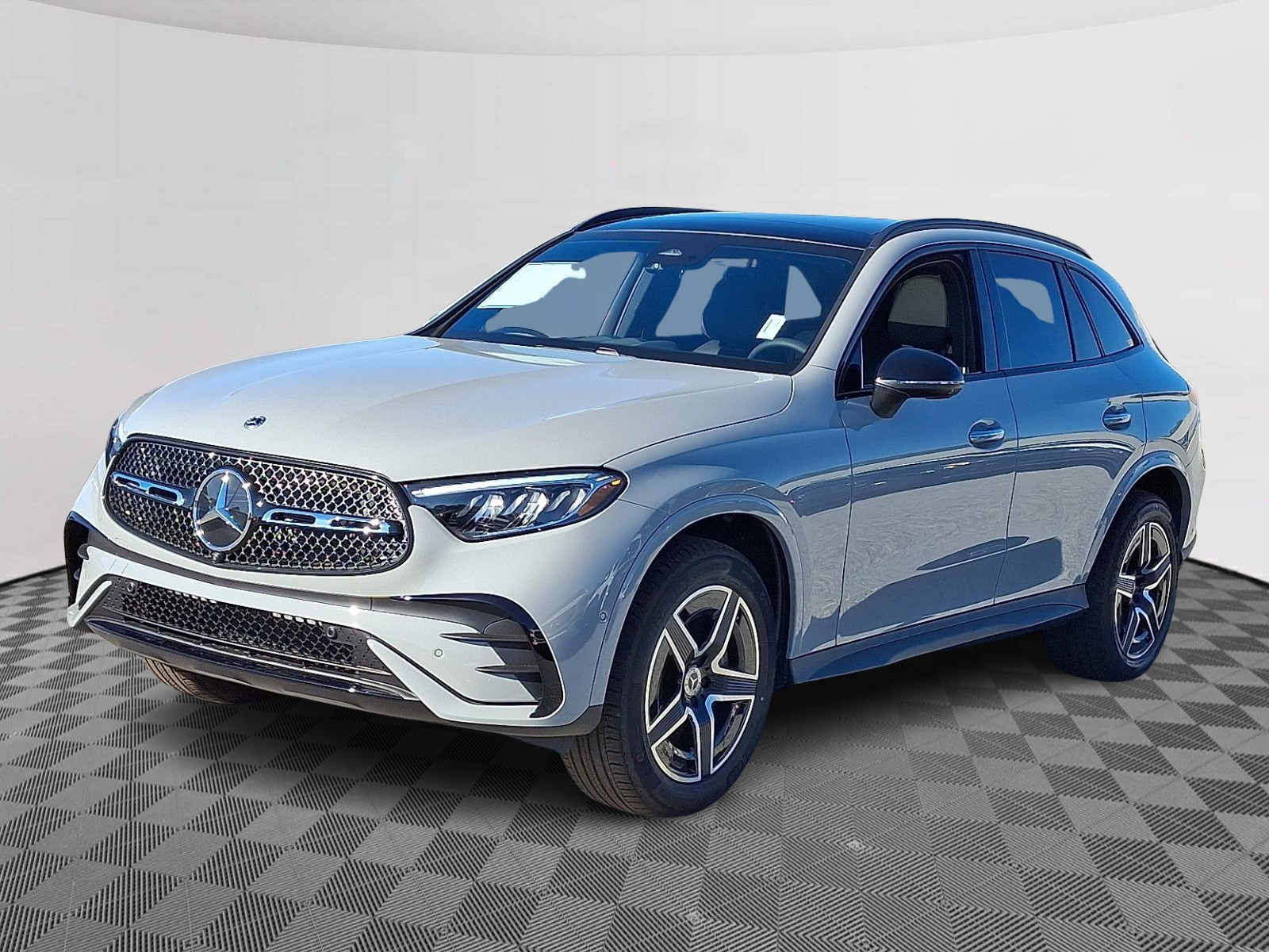 2026 Mercedes Benz GLC 300 4MATIC photo 3