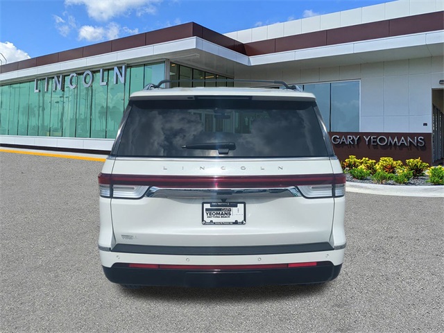 2023 Lincoln Navigator Standard photo 5