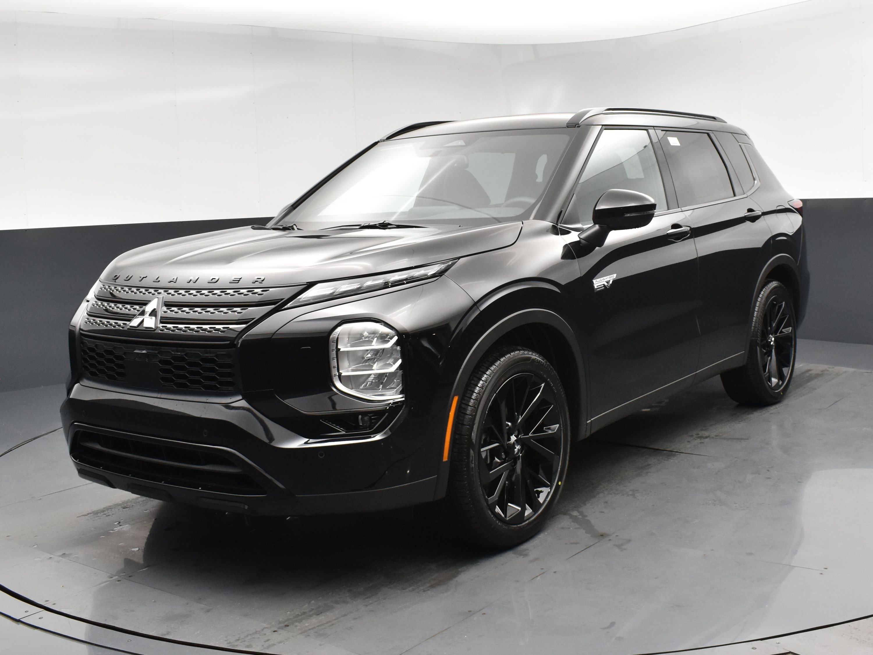 2025 Mitsubishi Outlander Plug-in Hybrid SEL Black Edition's photo