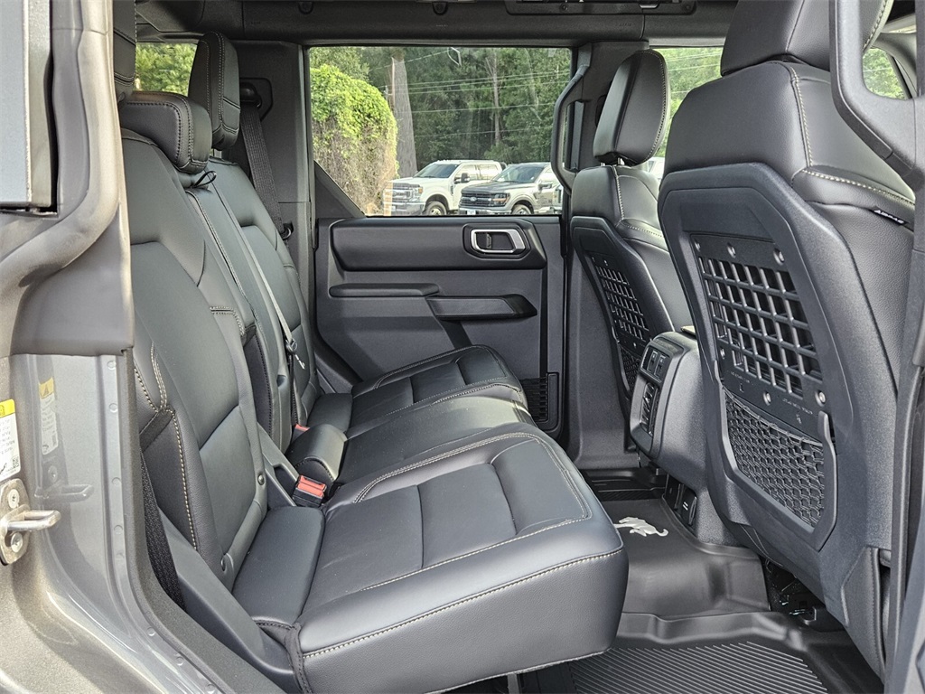 2025 Ford Bronco Badlands photo 13
