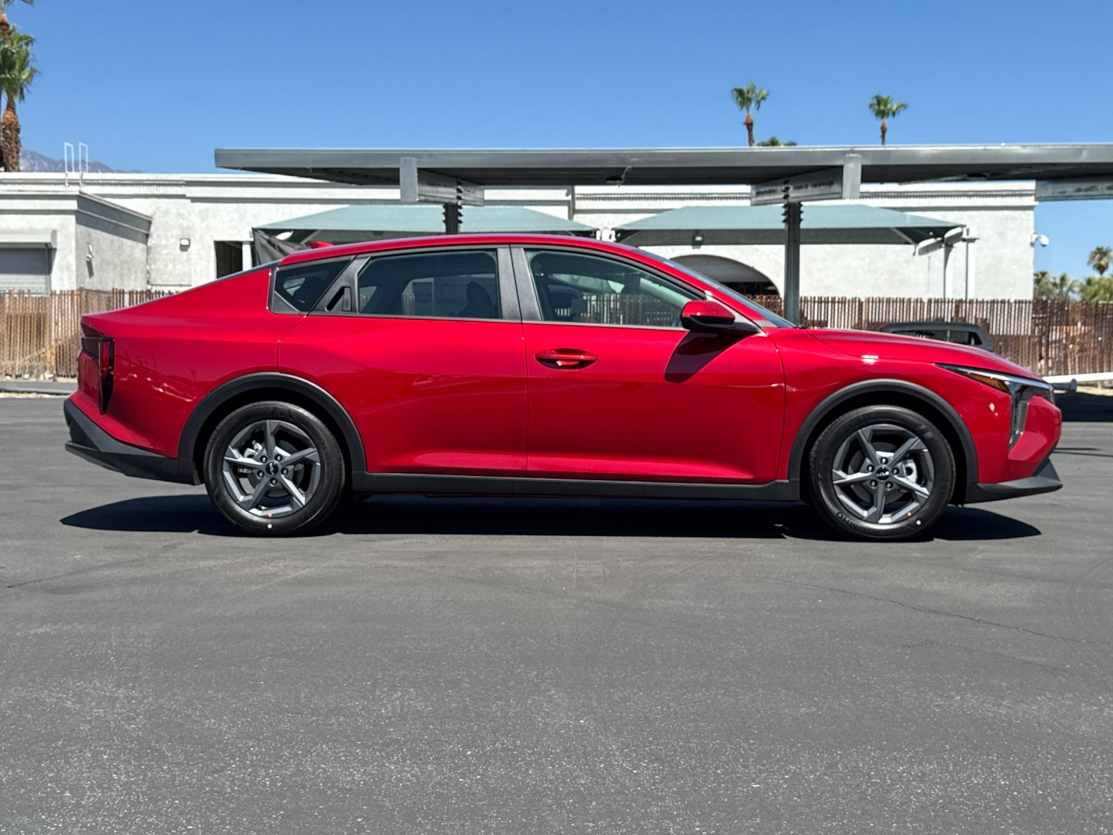2025 Kia K4 LXS photo 2