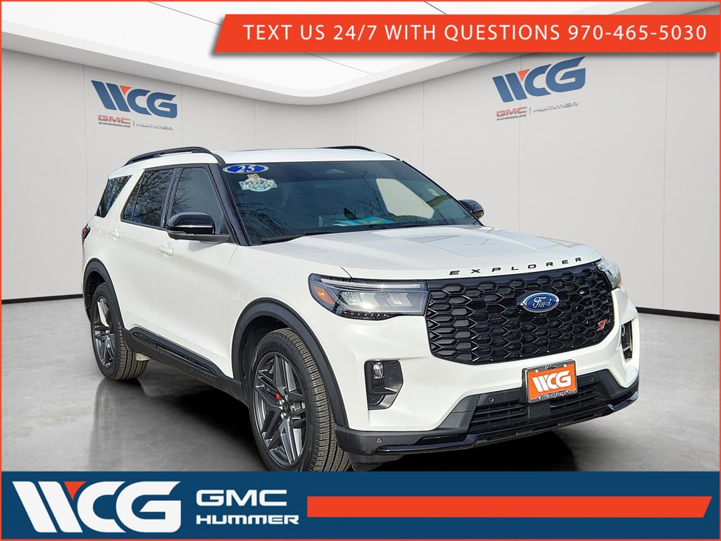 2025 Ford Explorer ST's photo