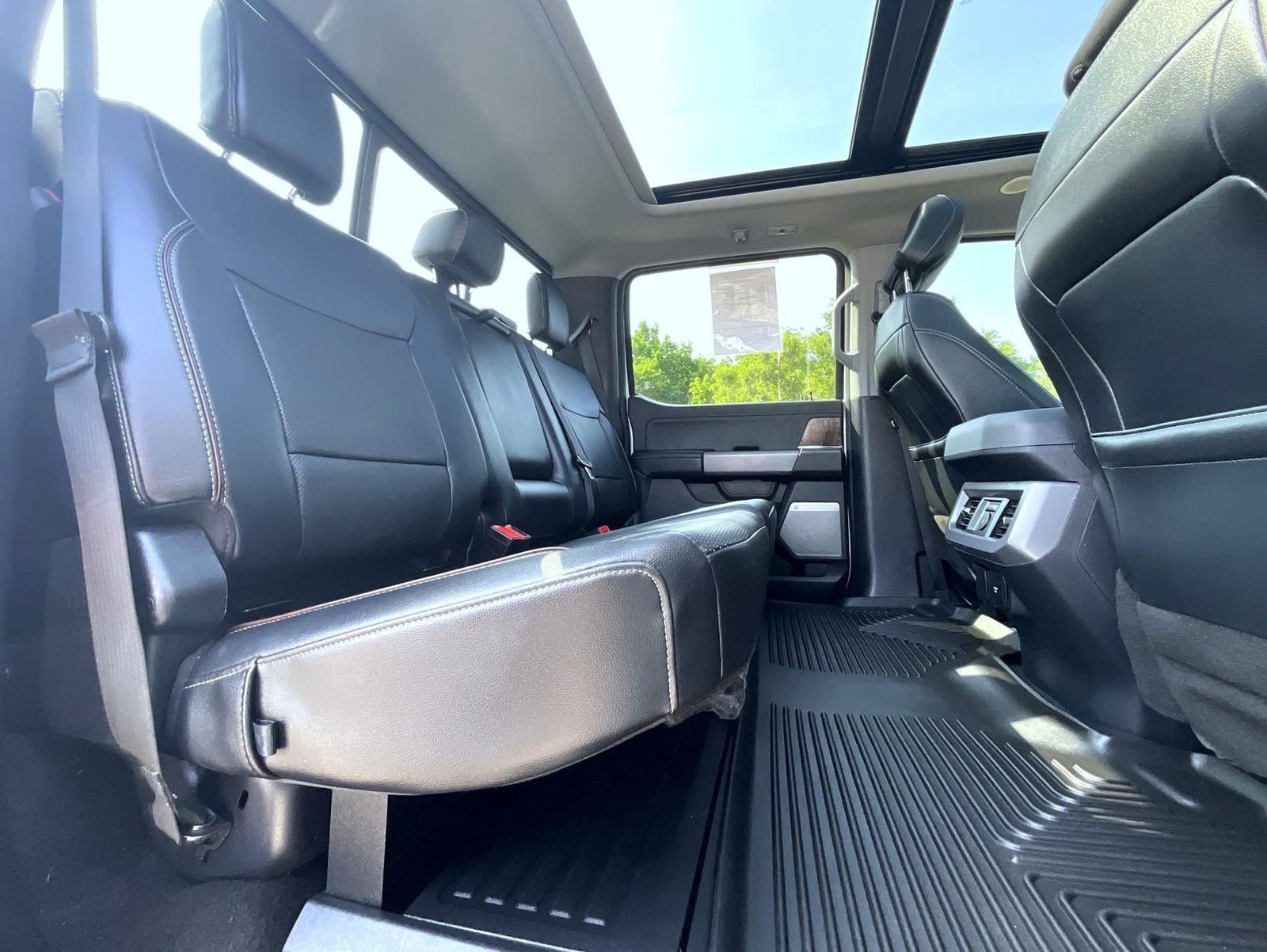 2024 Ford F-250 Lariat photo 17