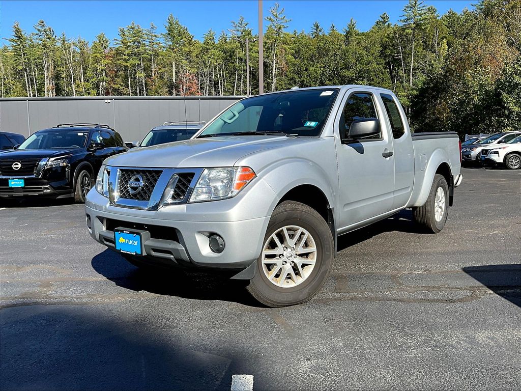 2017 Nissan Frontier SV photo 3