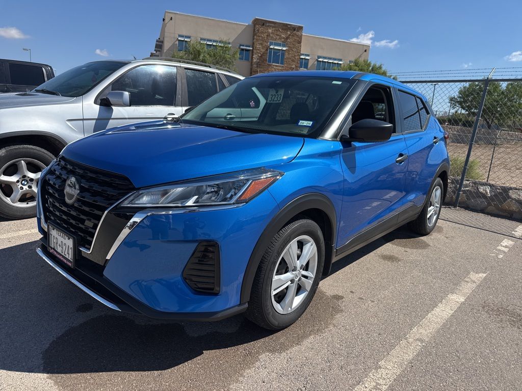 2023 Nissan Kicks S photo 2