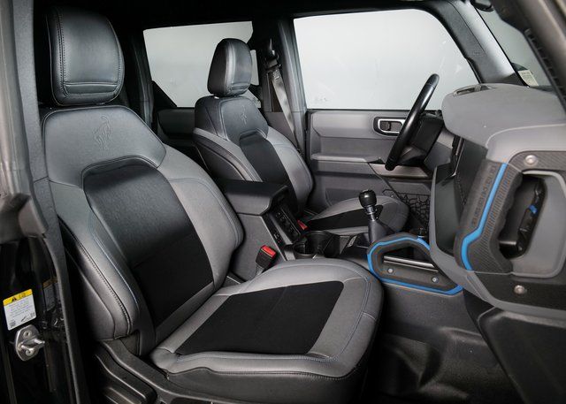 2021 Ford Bronco Black Diamond photo 3