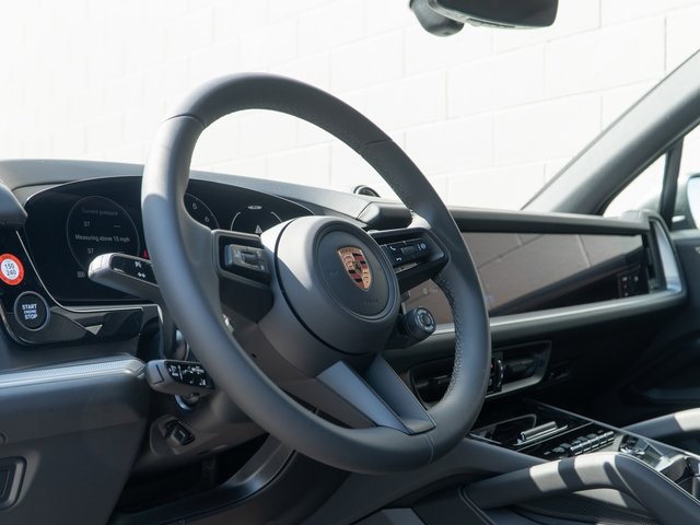 2026 Porsche Cayenne E-Hybrid photo 3