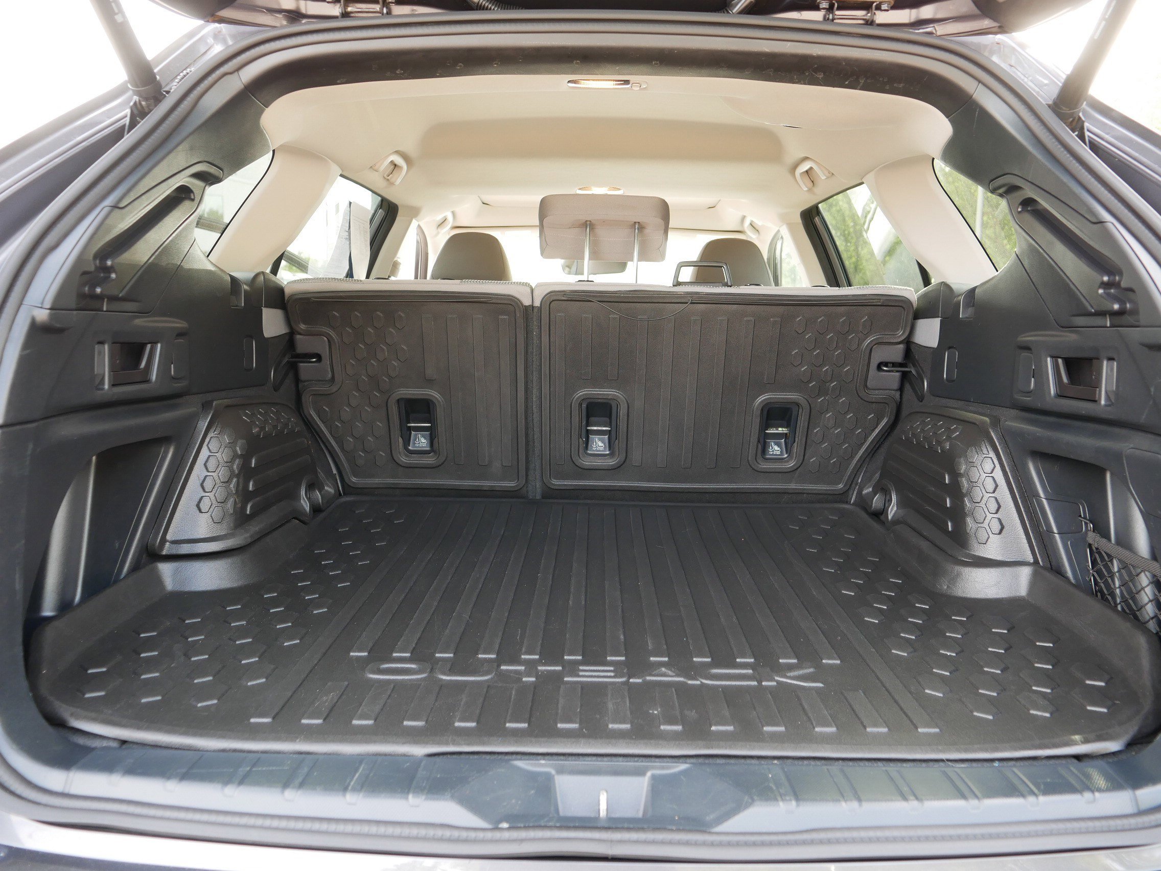 2022 Subaru Outback Premium photo 18