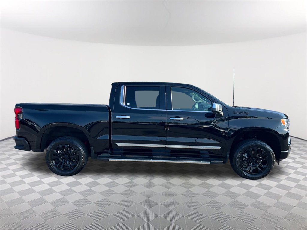 2024 Chevrolet Silverado 1500 High Country photo 3