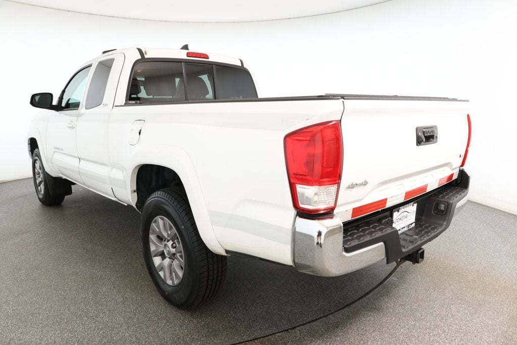 2017 Toyota Tacoma SR5 TRD Sport photo 6