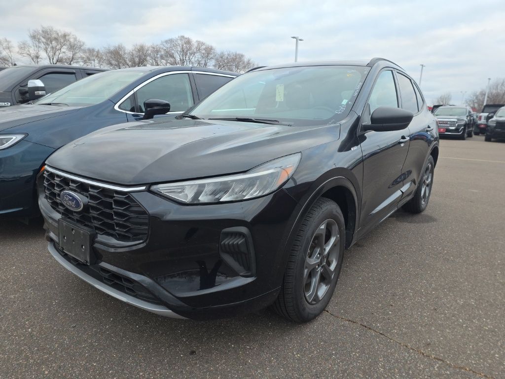 2024 Ford Escape ST-Line photo 2
