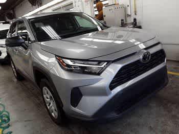 Used 2024 Toyota RAV4 LE with VIN 2T3F1RFV5RW457992 for sale in Northfield, Minnesota