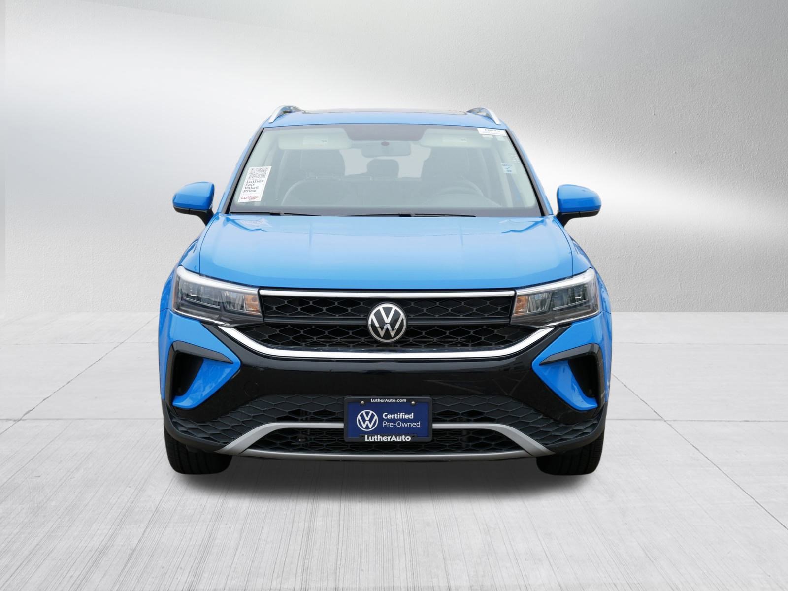 Certified 2022 Volkswagen Taos SE with VIN 3VVLX7B2XNM042682 for sale in Brooklyn Center, Minnesota