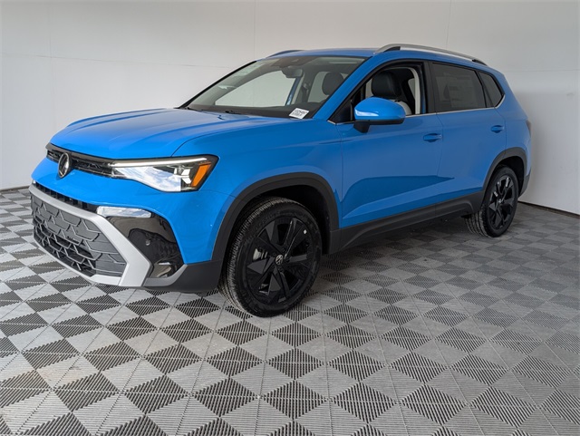 2025 Volkswagen Taos SE photo 4