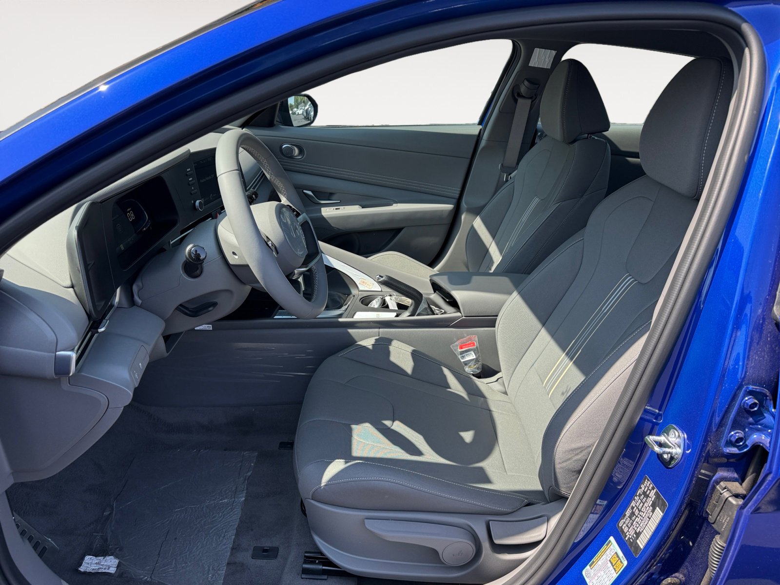 2025 Hyundai Elantra SEL Sport photo 10