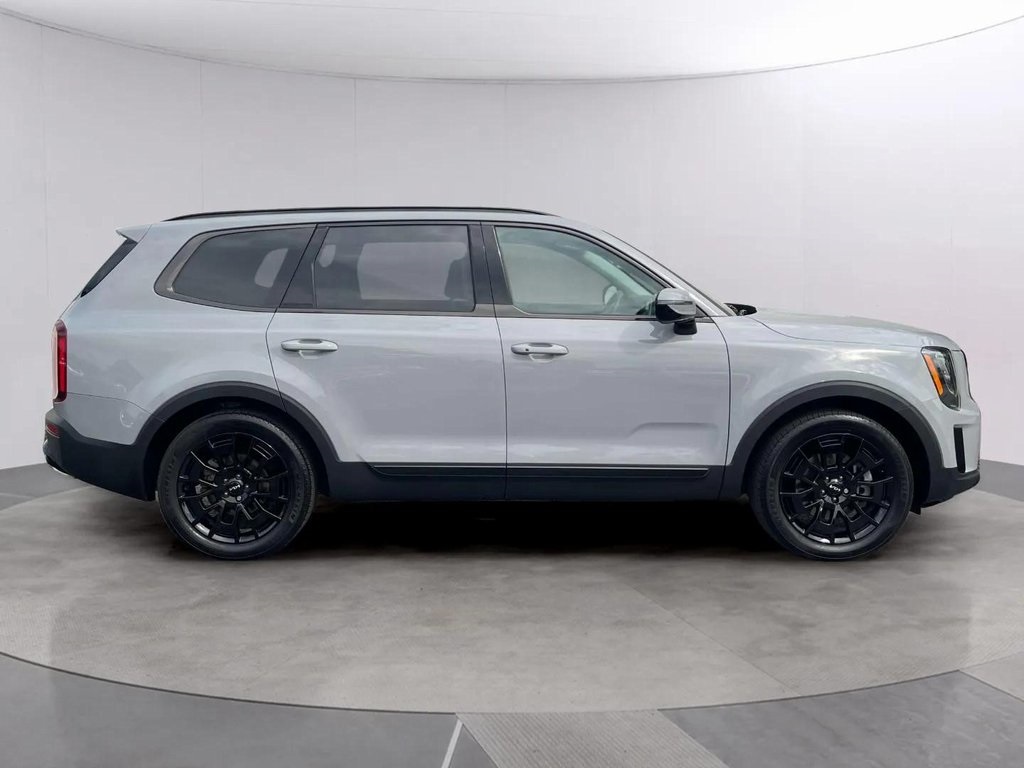 2022 Kia Telluride SX photo 3