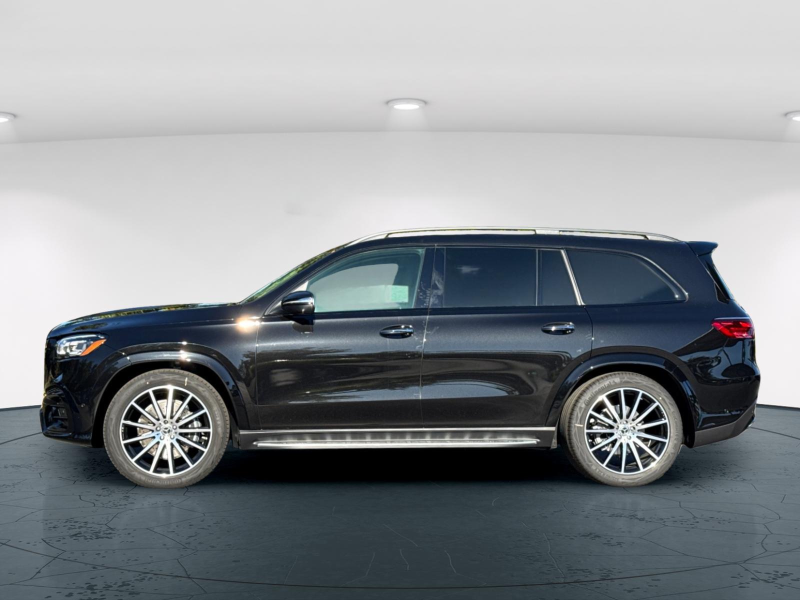 2026 Mercedes Benz GLS 450 4MATIC photo 3