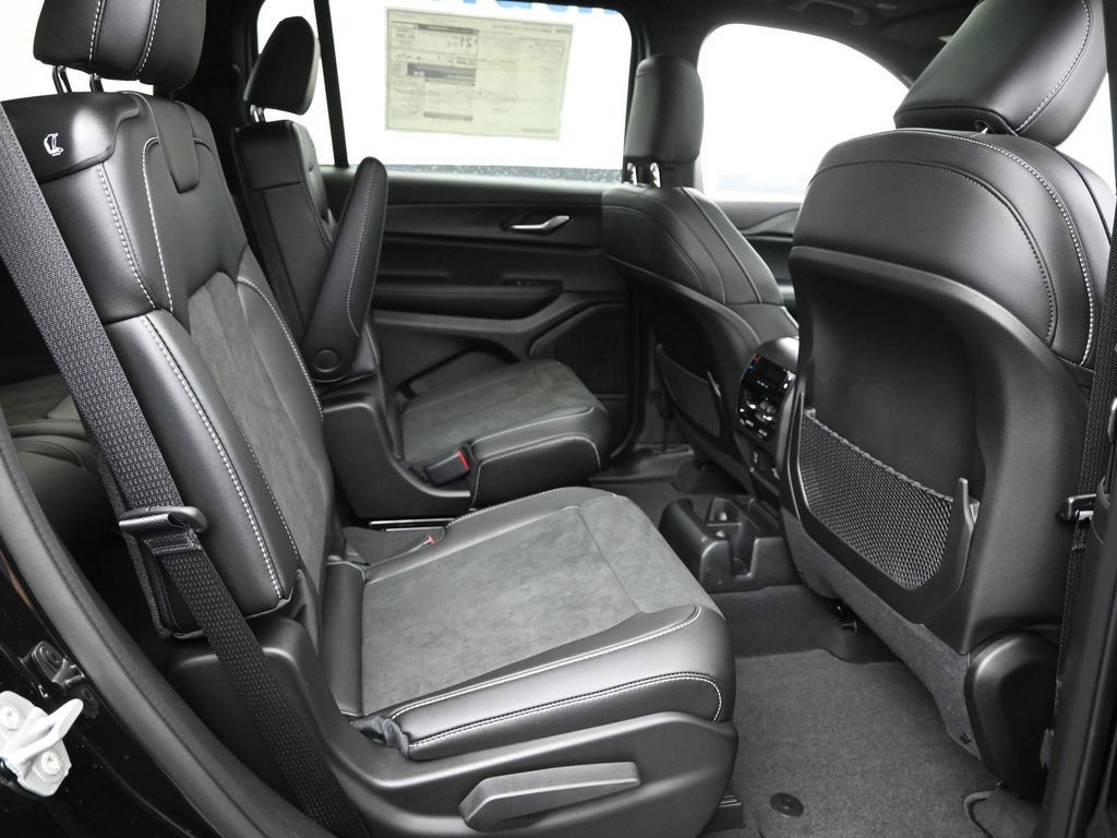 2025 Jeep Grand Cherokee Altitude X photo 6