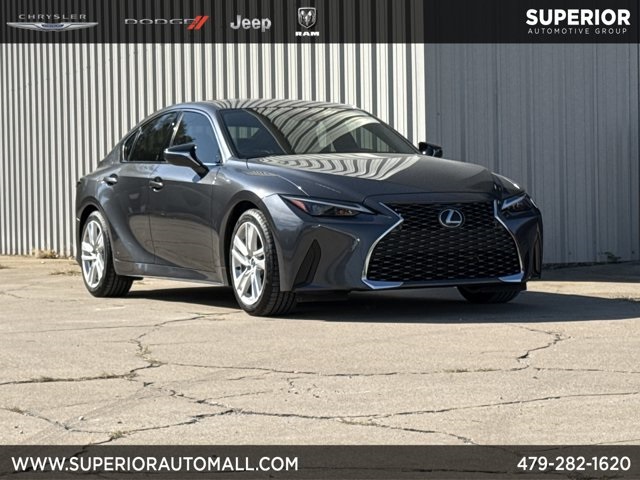 2023 Lexus IS 300's photo