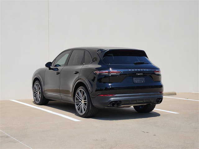 2023 Porsche Cayenne Platinum Edition photo 3