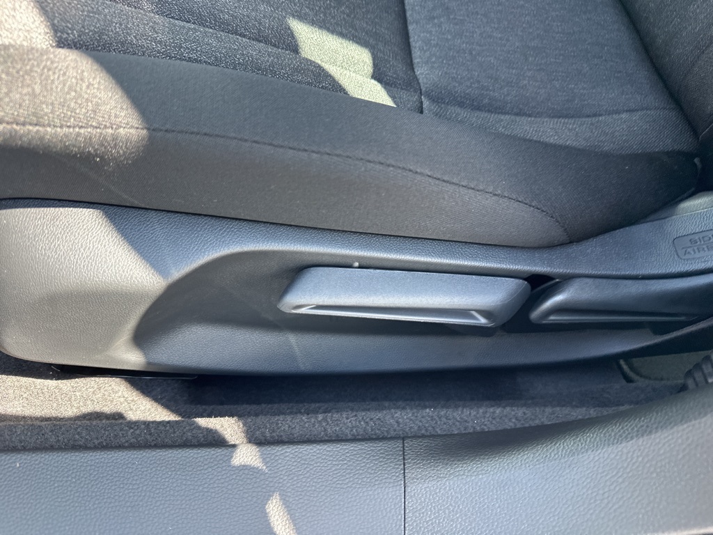 2025 Honda Accord LX photo 21
