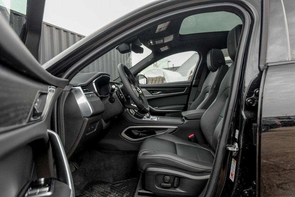 2026 Jaguar F-PACE P250 R-Dynamic S photo 9