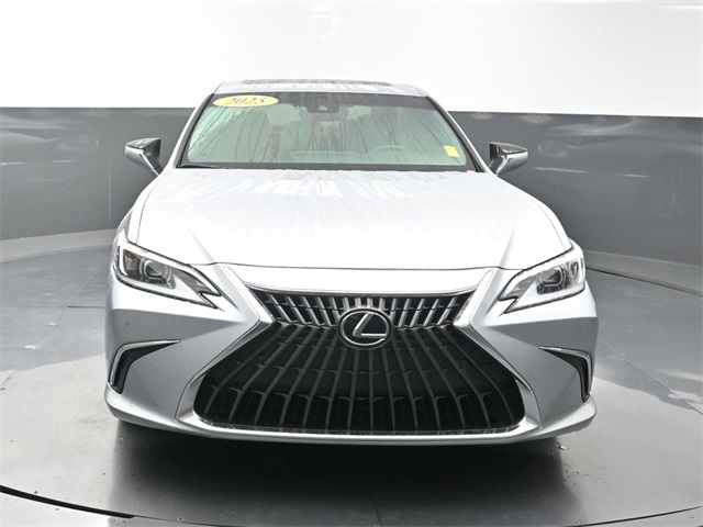 2025 Lexus ES 350 photo 2