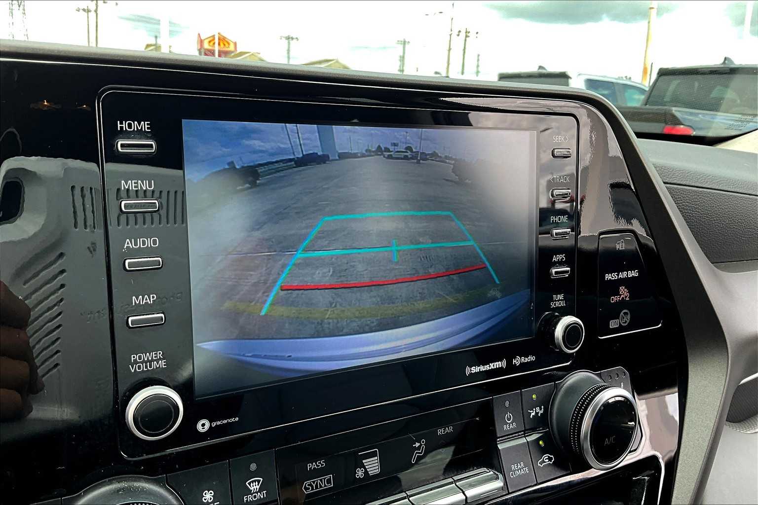 2022 Toyota Highlander Hybrid XLE photo 24