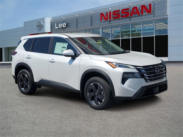 2026 Nissan Rogue SV's photo