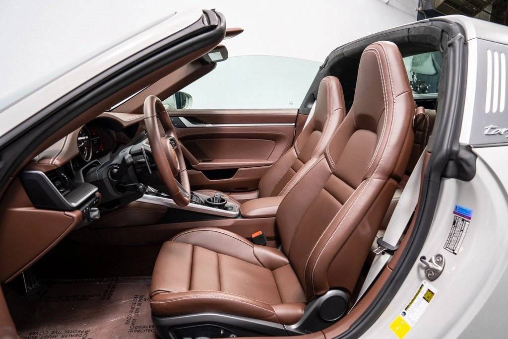 2024 Porsche 911 4S Targa 4 GTS photo 5