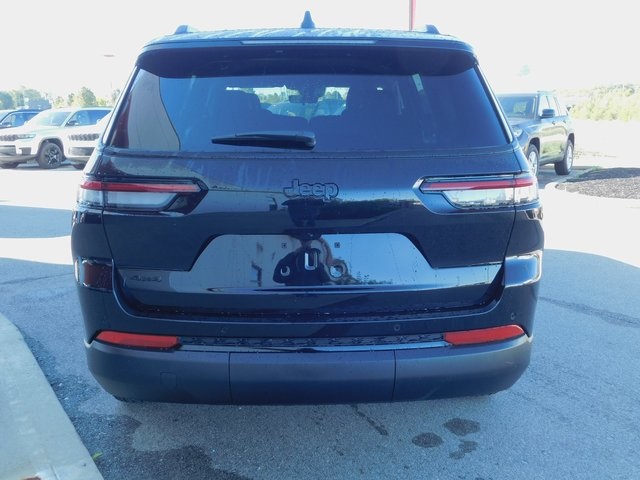 2025 Jeep Grand Cherokee Altitude photo 4