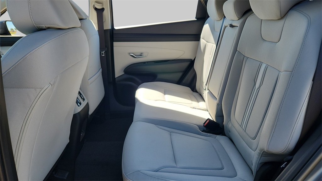 2025 Hyundai Tucson SEL photo 21