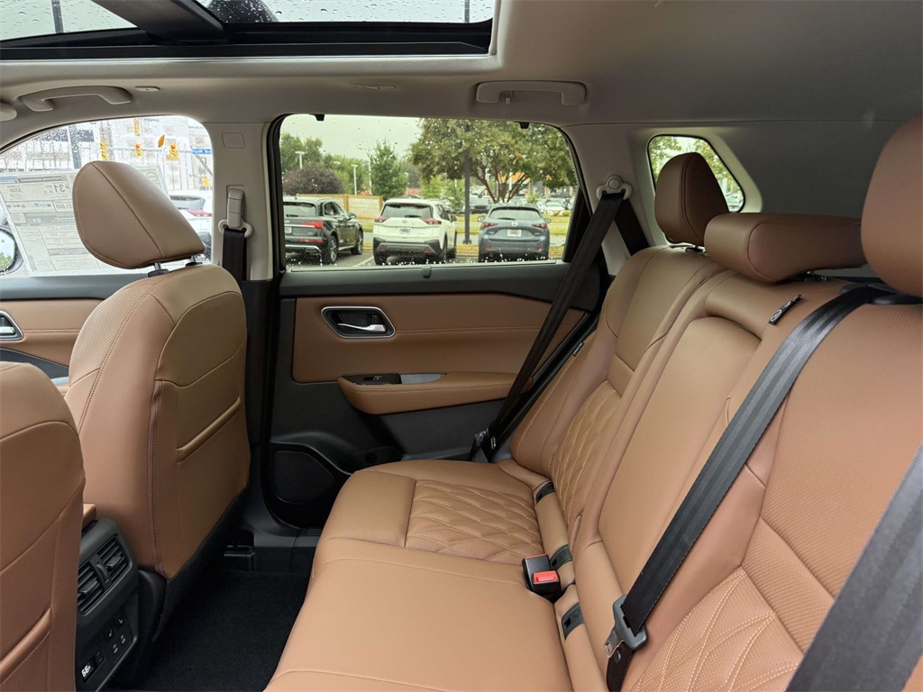 2026 Nissan Rogue Platinum photo 15