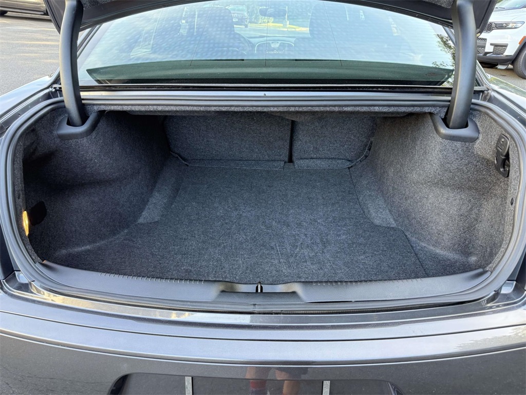 2023 Chrysler 300 Touring photo 29